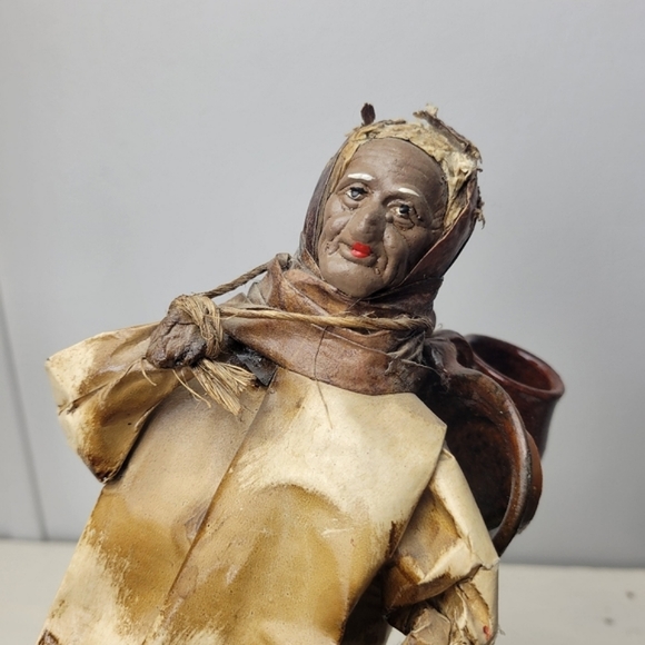 Vintage Mexican Folk Art Paper Mache Figure Handmade Authentic Hardworking Woman - Picture 2 of 16